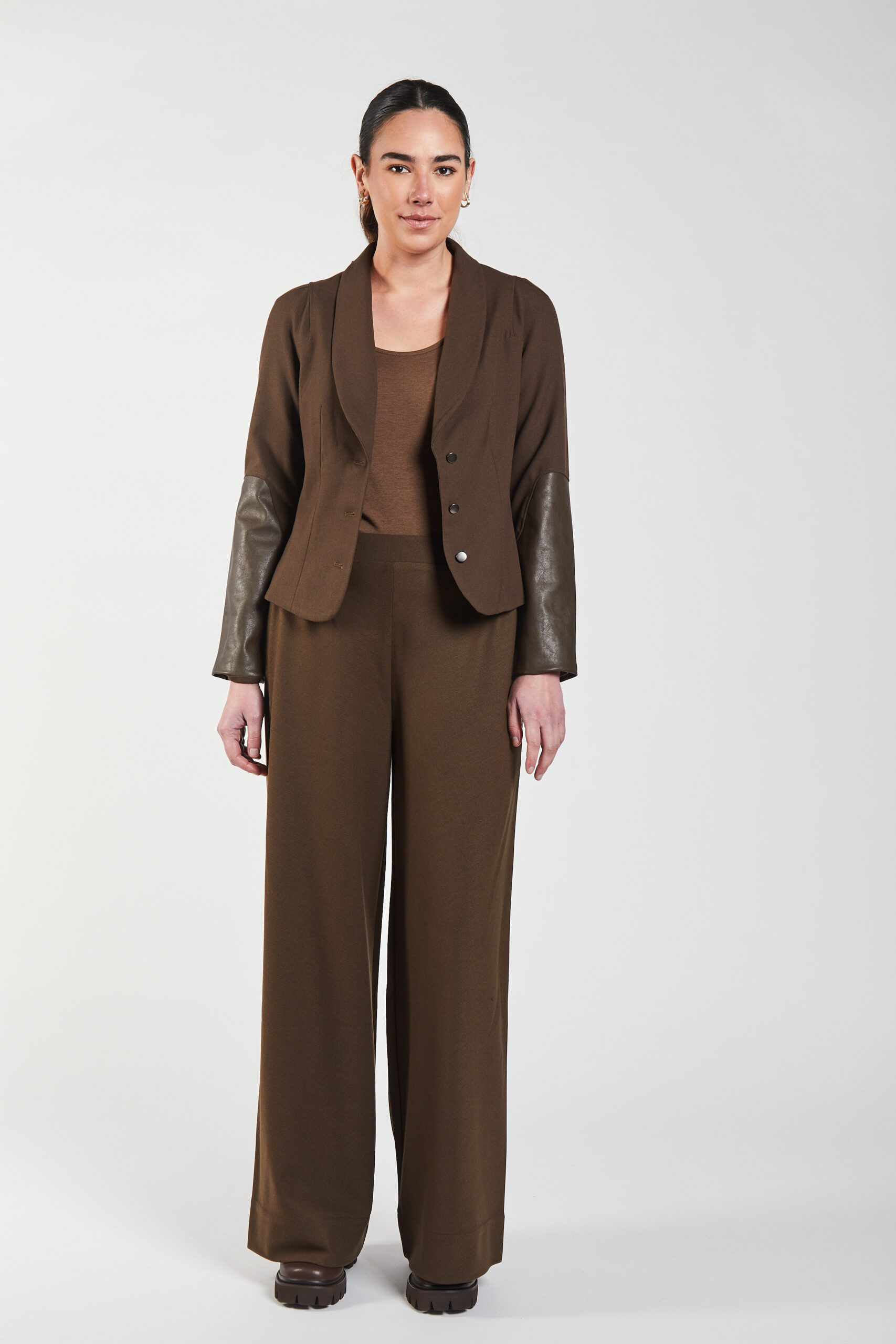 84513 Worsted Cropped Jacket 84519 Wool Bias Pant 2