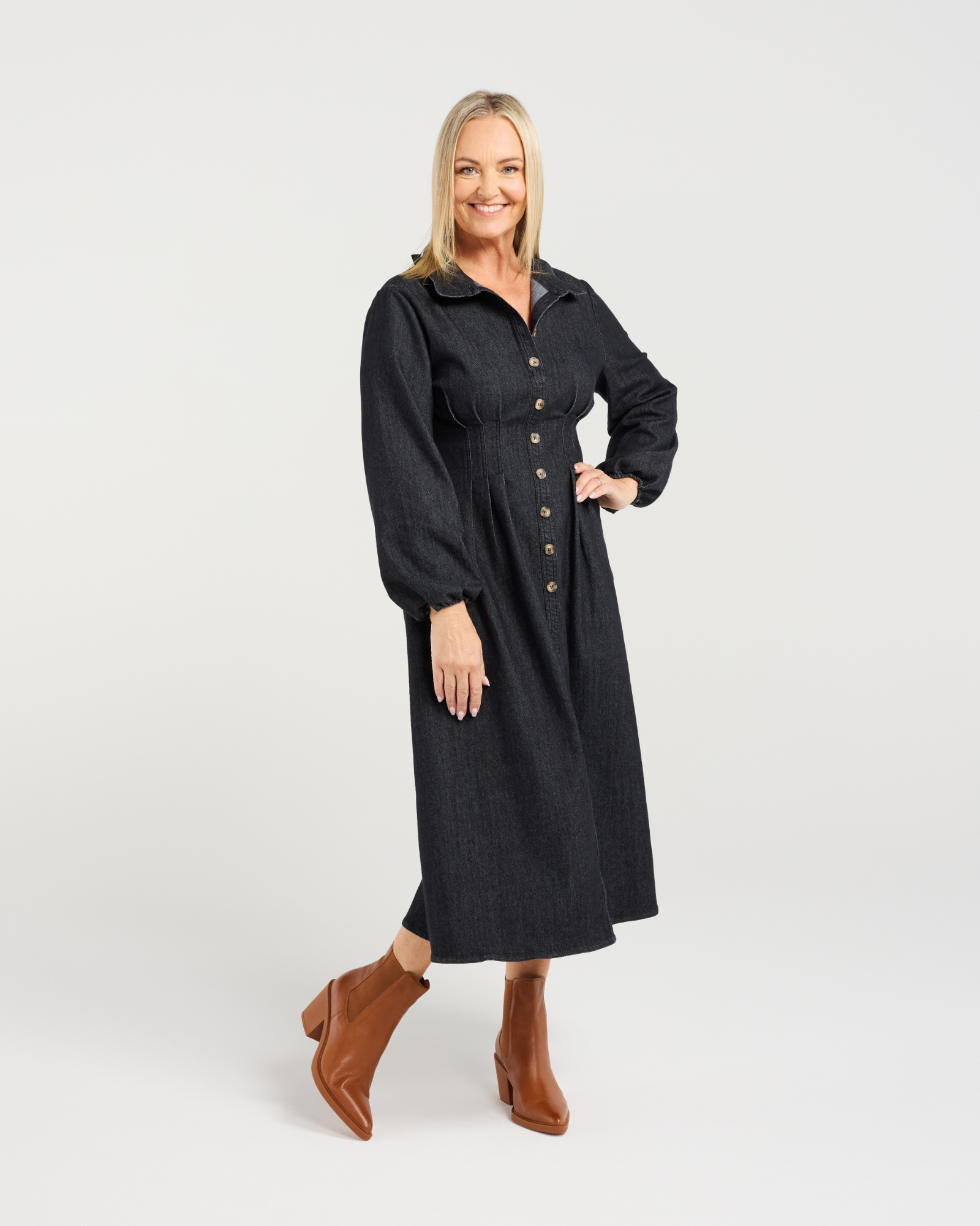 6930f3e59b2b3f67b0569721_Z4089B Kora Dress Dark Blue (16)